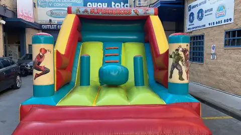 Castillo hinchable playmix superheroes