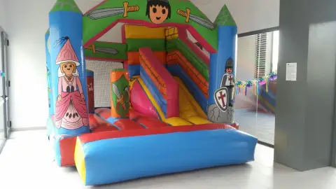 Castillo hinchable playmobil