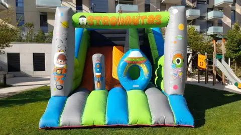 Castillo hinchable astronautas