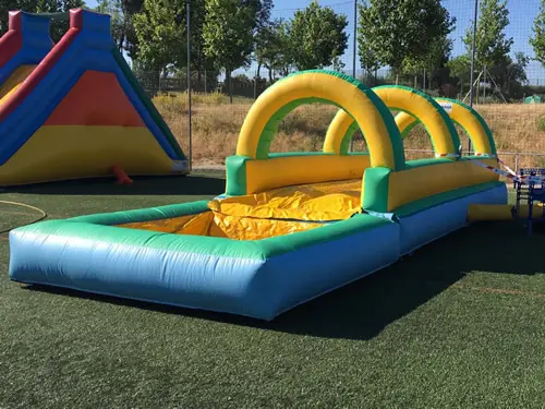 CASTILLO HINCHABLE DESLIZADERA ACUATICA HINCHABLE 9MTS, hinchable en alquiler