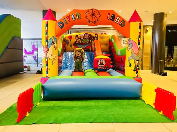 DIVERLAND, hinchable en alquiler
