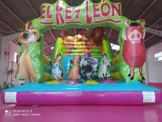 CASTILLO HINCHABLE EL REY LEON  ESPECIAL