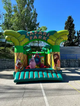 CASTILLO HINCHABLE SAFARI PARK GRANDE