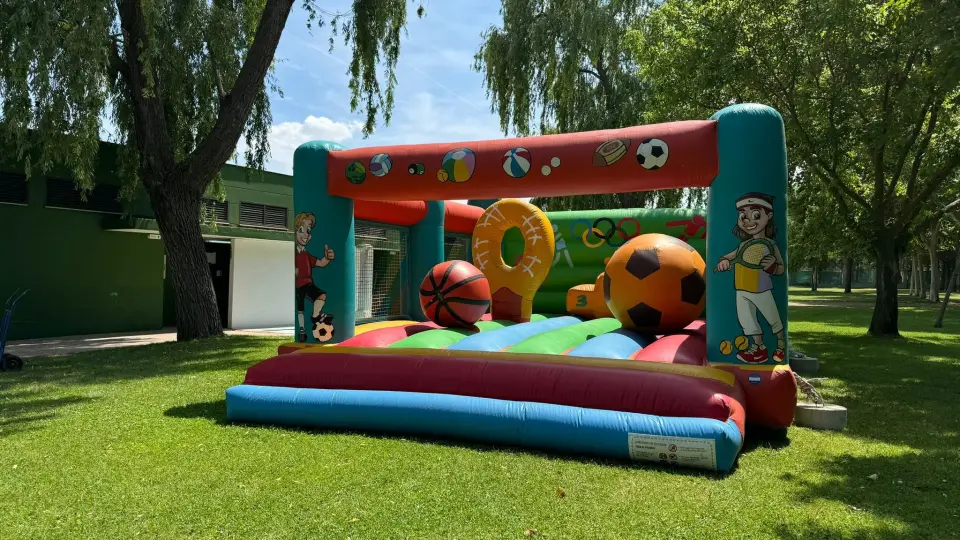 CASTILLO HINCHABLE MULTIDEPORTE GRANDE, hinchable en alquiler