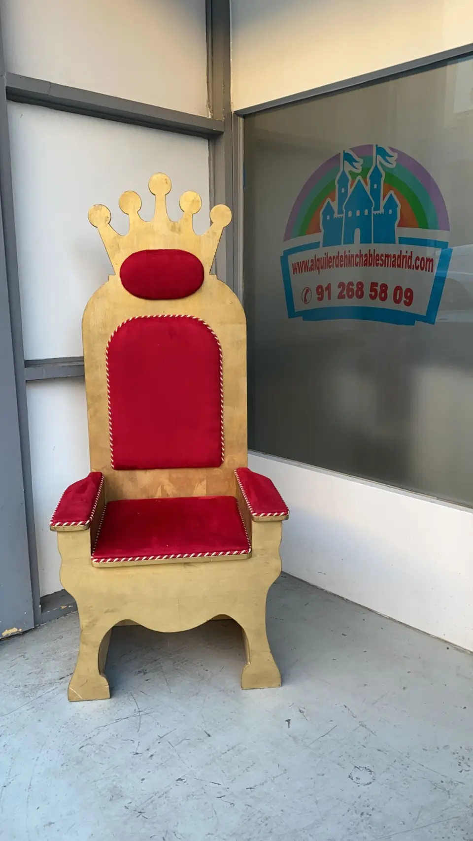 TRONO REAL (5) ALTO ROJO, hinchable en alquiler