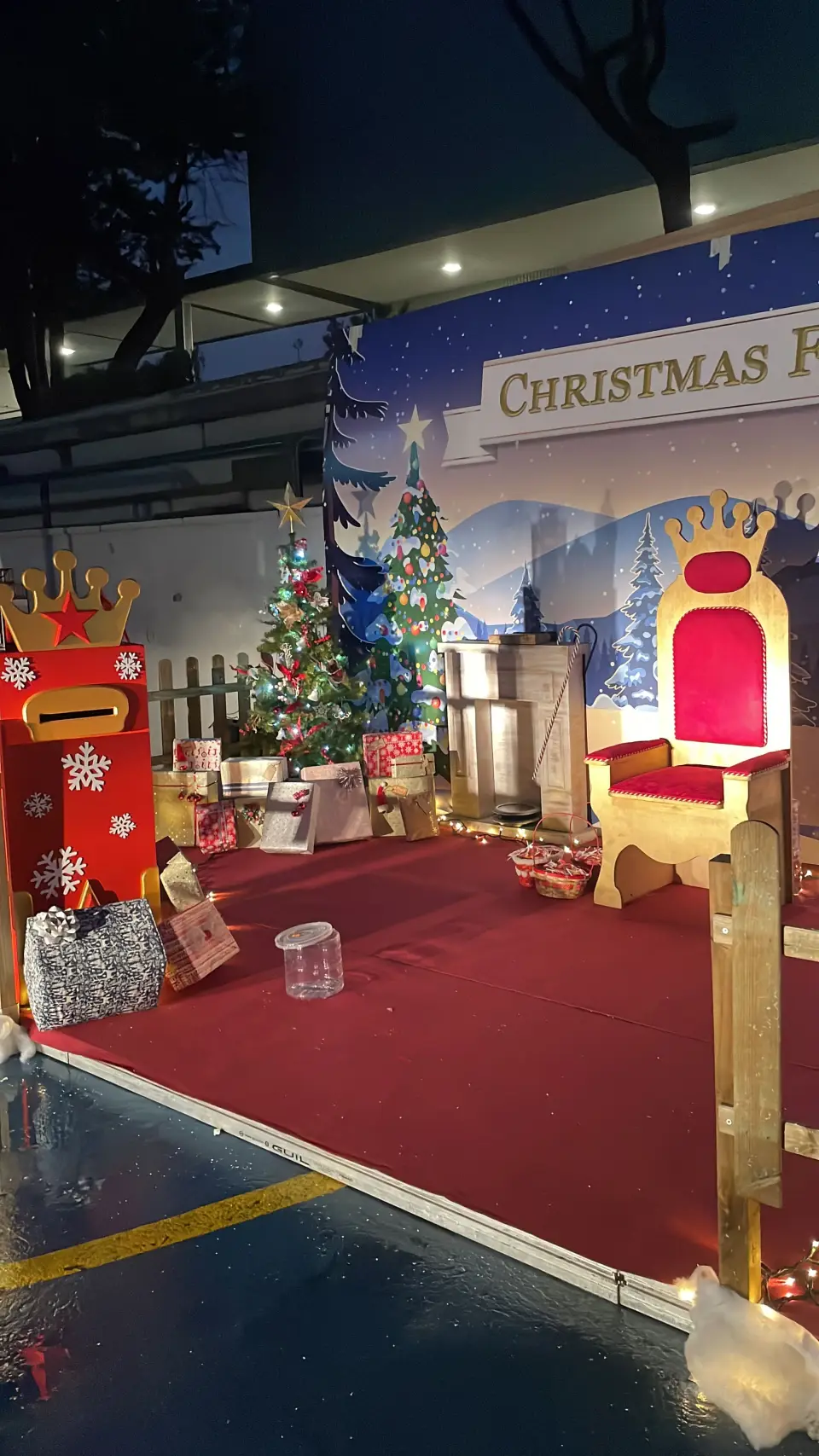 ATREZZO BUZON REAL ESTRELLAS (6), hinchable en alquiler