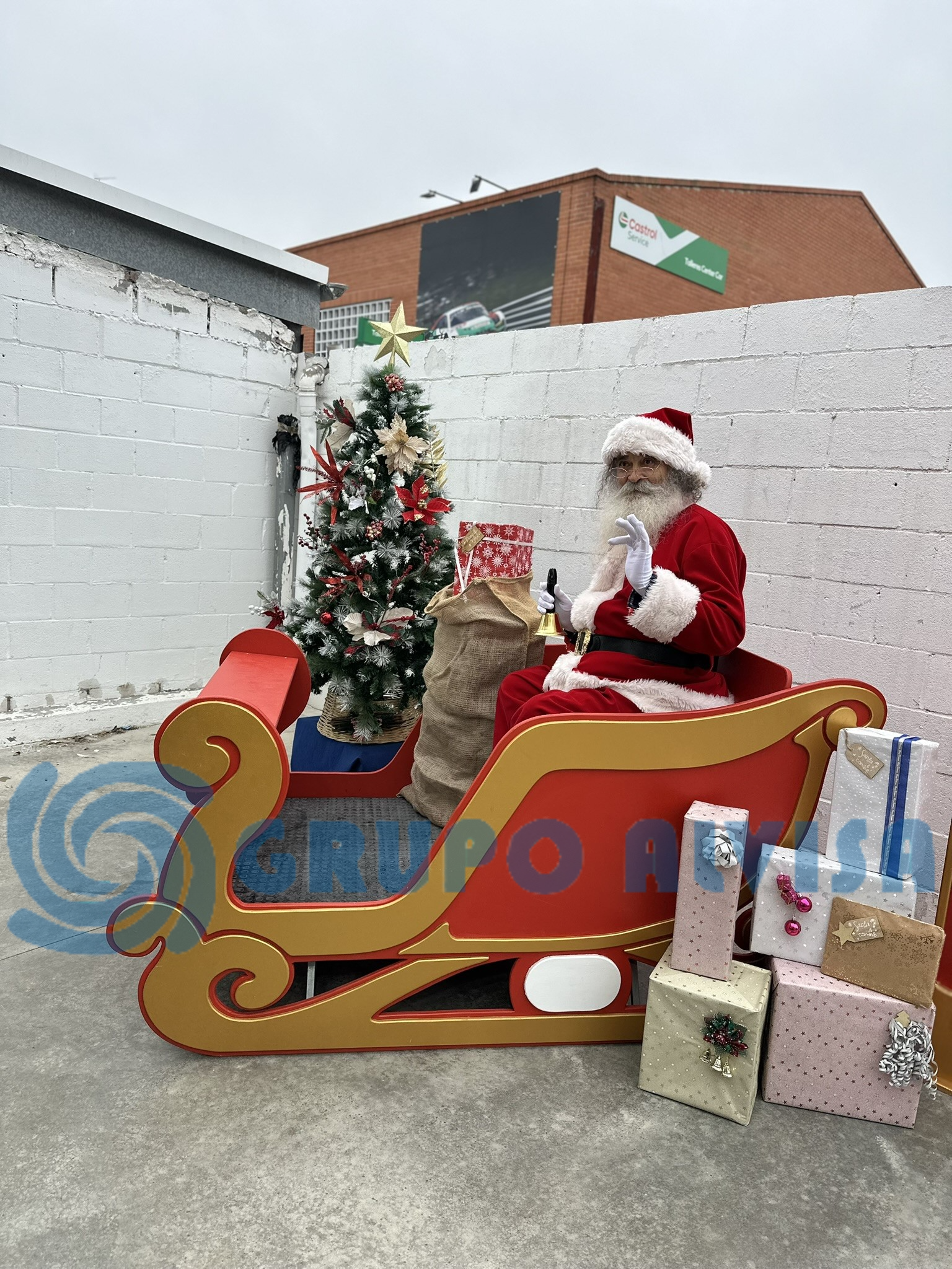 TRINEO NAVIDAD  ATREZZO  MADERA (1), hinchable en alquiler