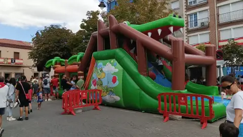 Castillo hinchable pista americana especial cocodrilo