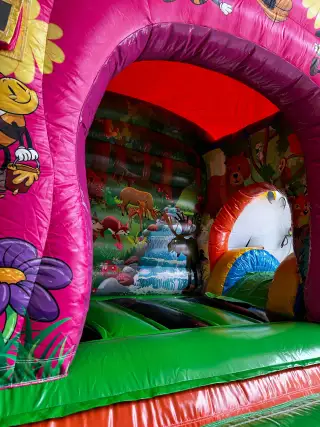 CASTILLO HINCHABLE CASITA DINOSAURIO (2)