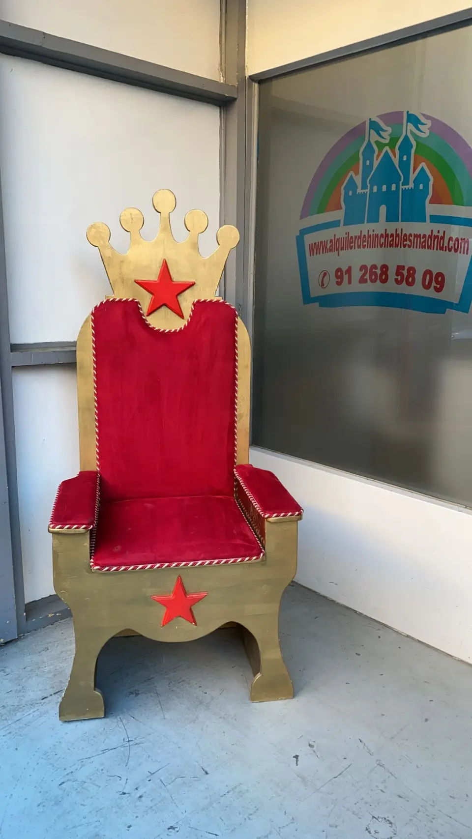 TRONO REAL (3) BAJO ROJO, hinchable en alquiler