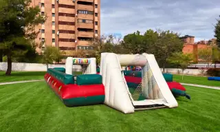 CASTILLO HINCHABLE FUTBOLIN HUMANO VERDE (SIN BARRAS)